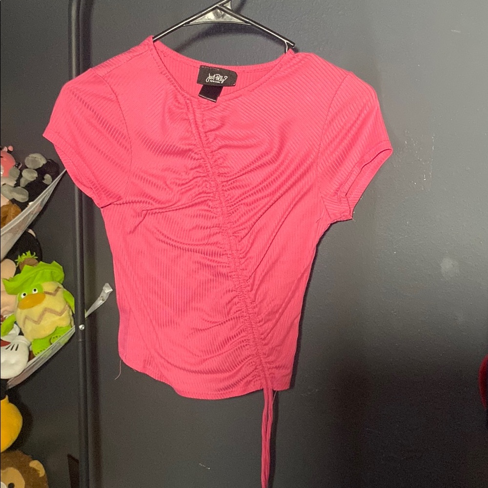 Daisy Fuchsia Ruched Short Sleeve Top